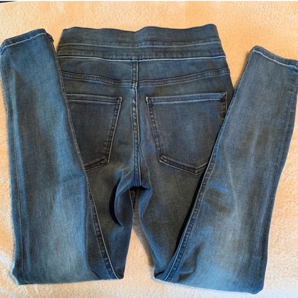 Express High Rise Blue Jeans - Picture 5 of 6